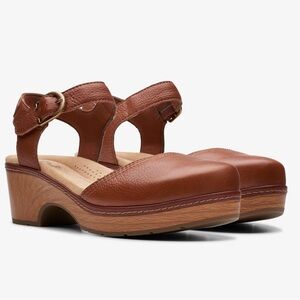 Clarks Paizlee Bay Tan Leather Clog